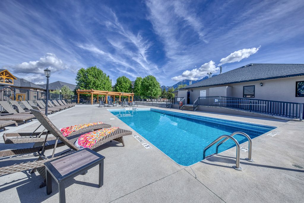 Bighorn Meadows Resort Pool