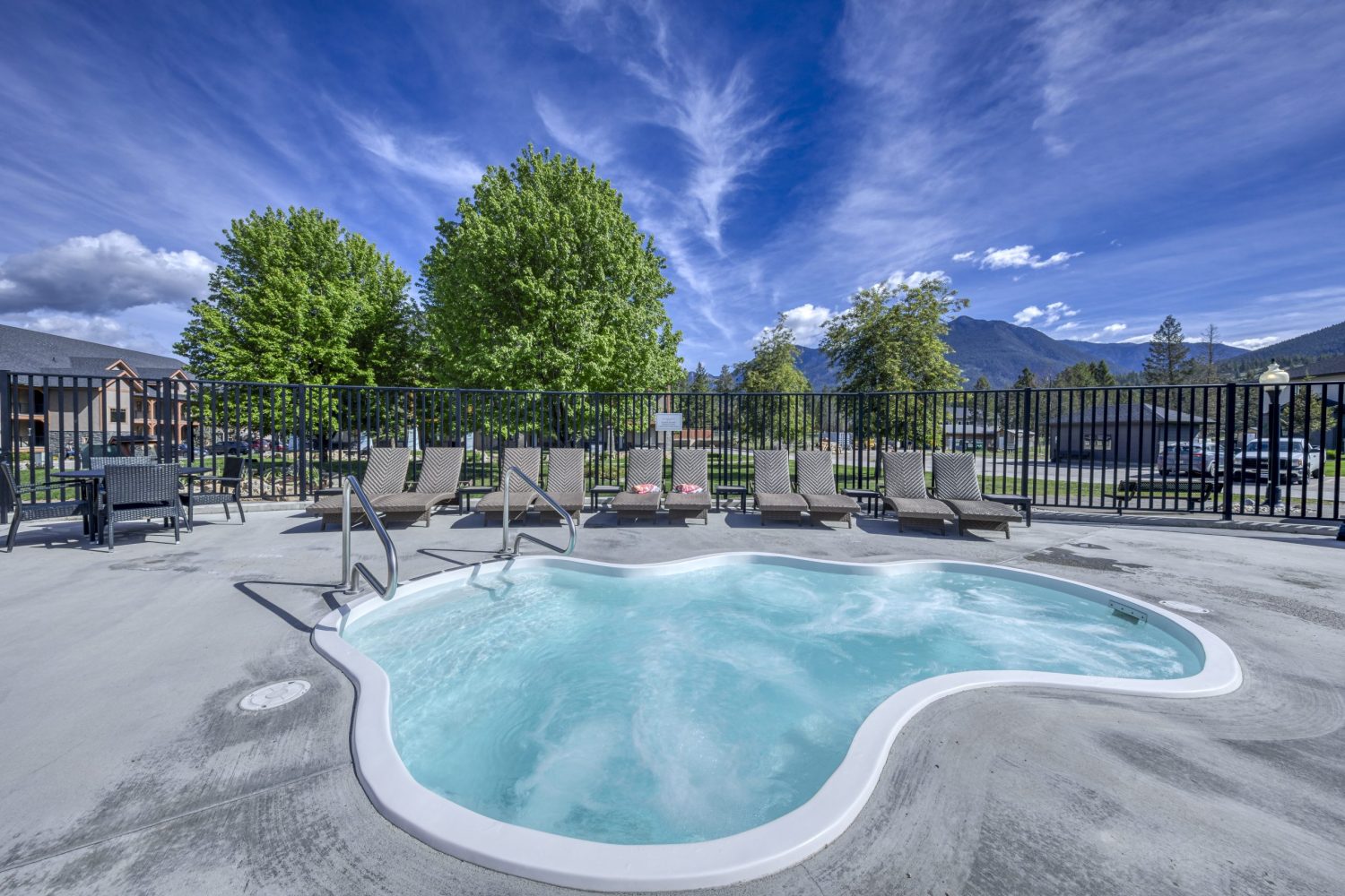 Outdoor Hot Tubs